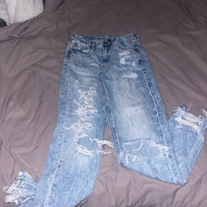 American eagle mom jeans